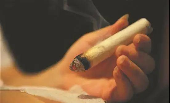 艾灸出汗的10大驚人好處，看完我把空調關(guān)了！